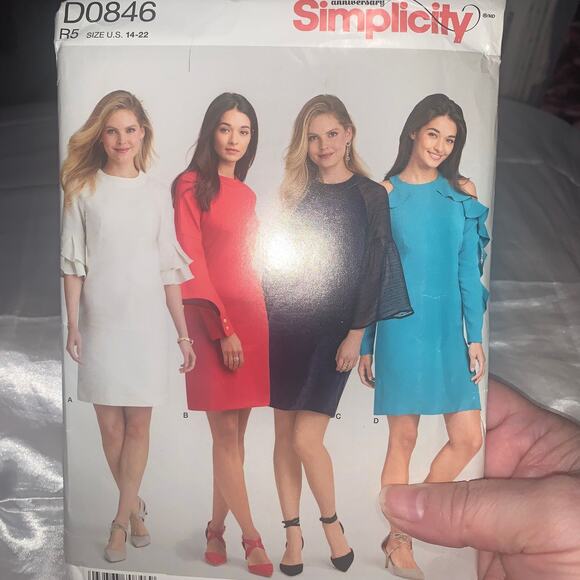 0846 dress pattern 14-22 - Picture 1 of 1